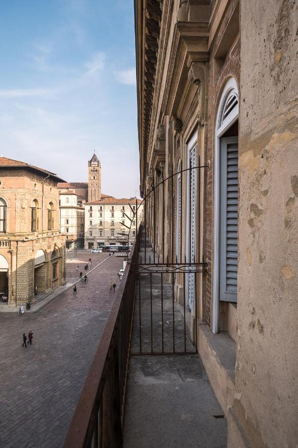 Urbanicooh Asinelli - Balcony On Piazza Maggiore Bolonha Exterior foto