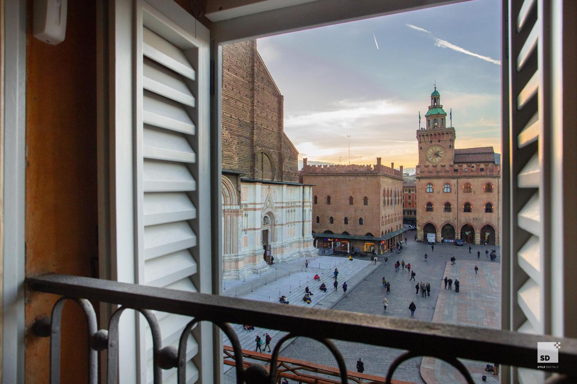 Urbanicooh Asinelli - Balcony On Piazza Maggiore Bolonha Exterior foto
